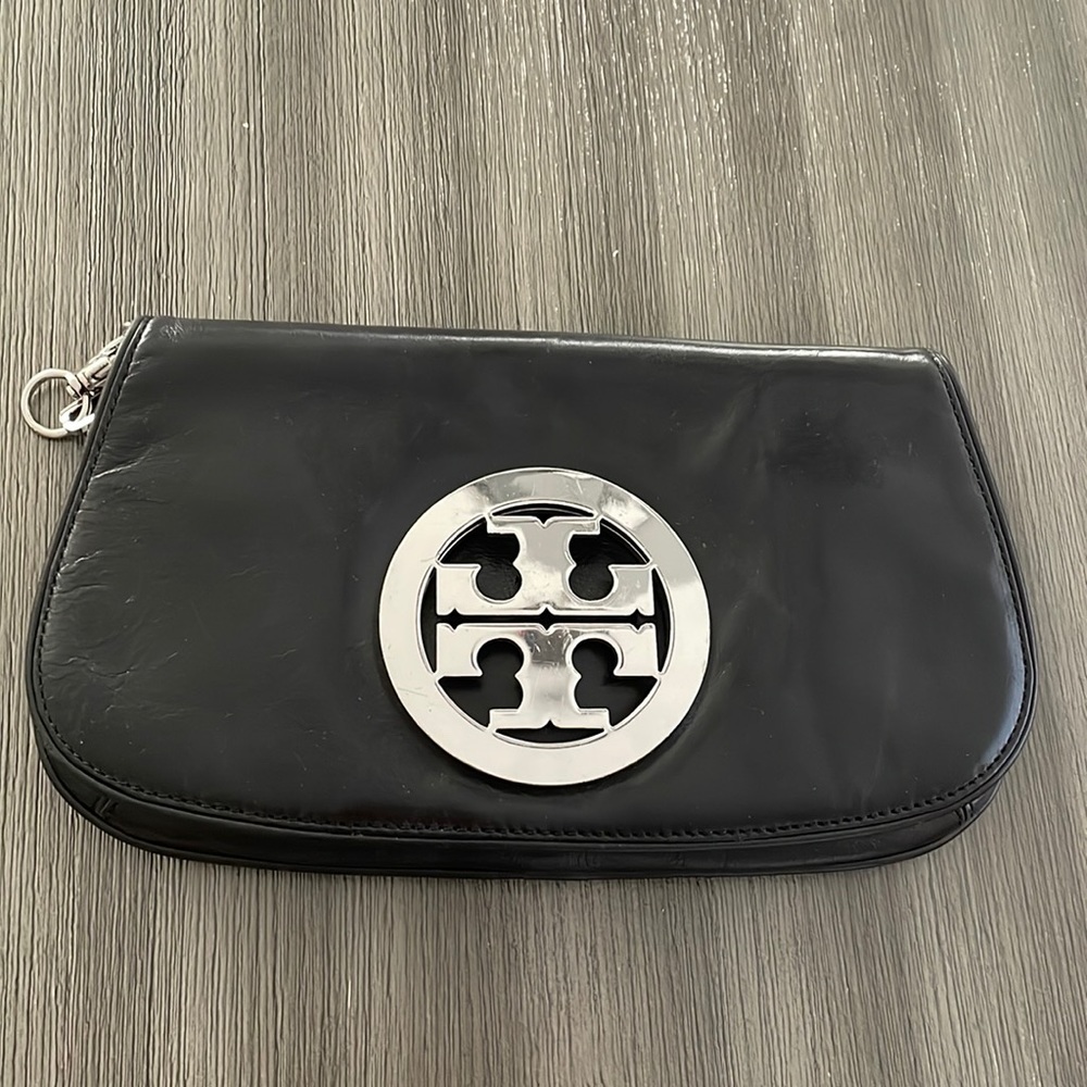 Black Tory Burch crossbody bag with silver chain